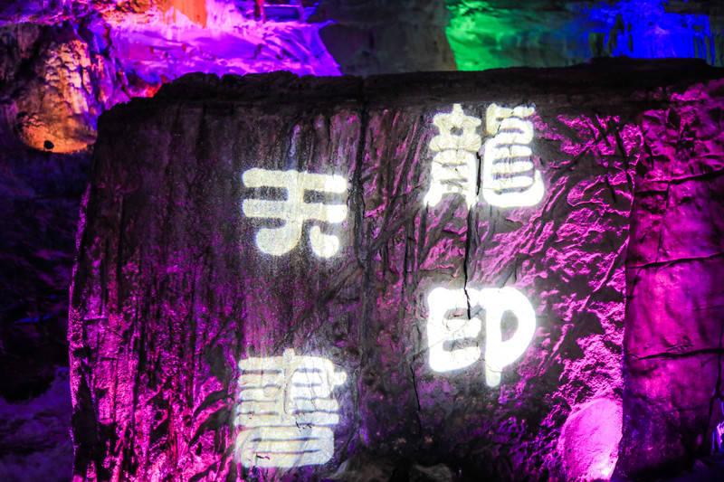 美团外卖骑手闯红灯、逆行等违法多事故频发！外卖骑手惨痛教训何时休？游戏画面